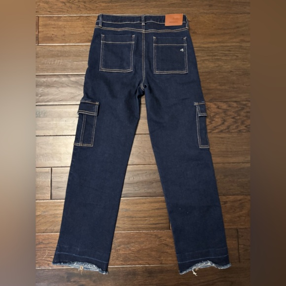 HIDDEN Dark wash cargo jeans - women’s 28 - Picture 2 of 9